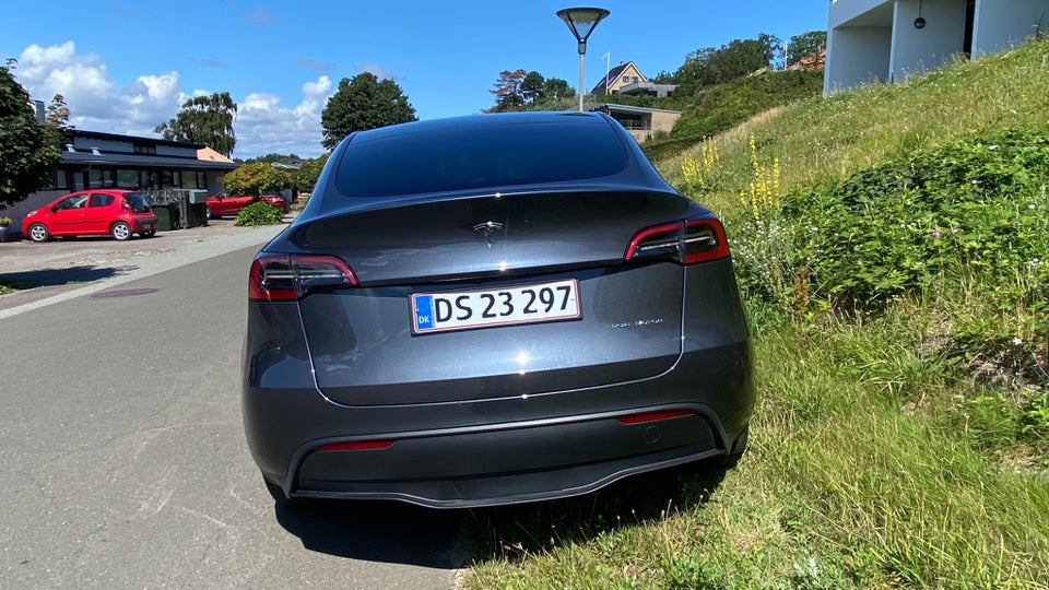 Tesla Model Y Long Range AWD 5d