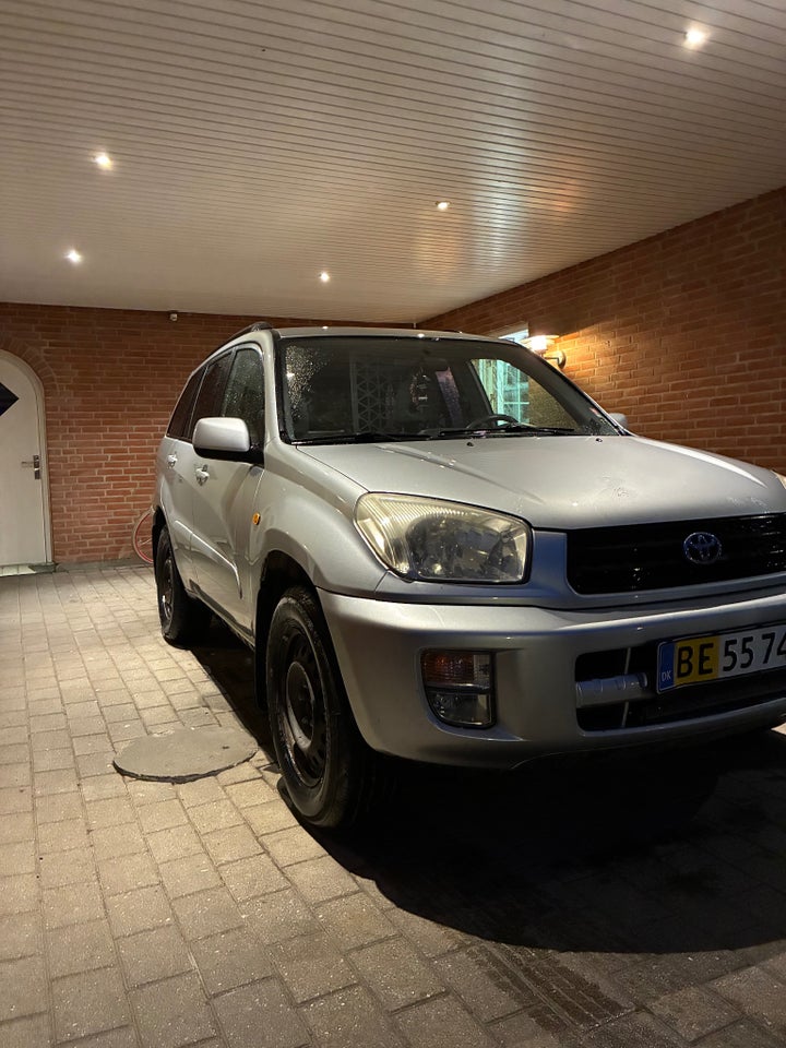 Toyota RAV4 1,8 VVT-i 5d