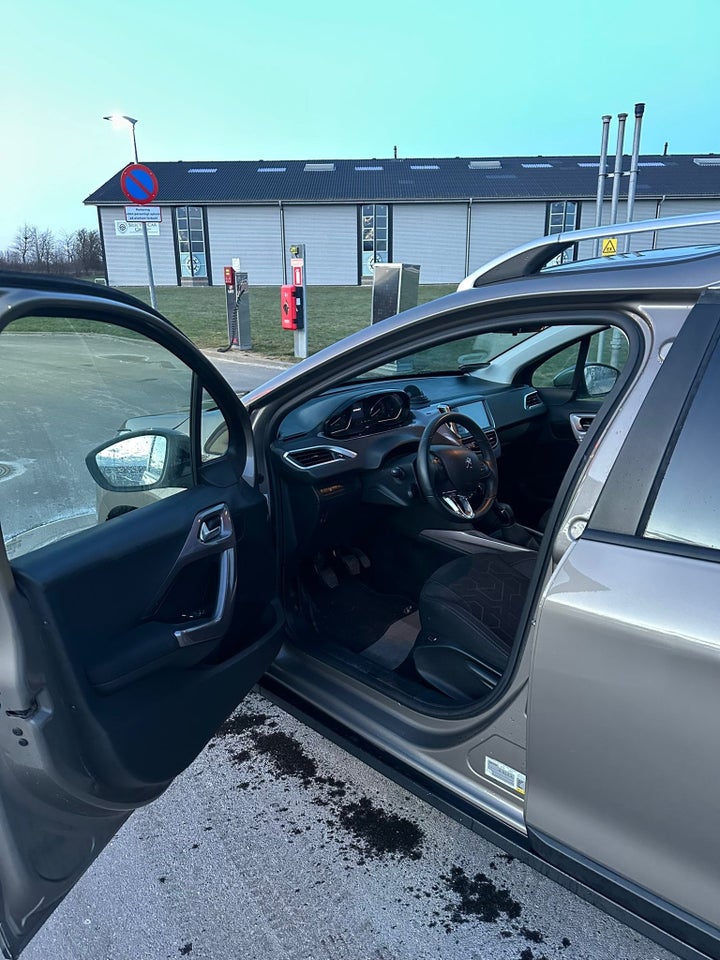 Peugeot 2008 1,2 VTi 82 Active 5d