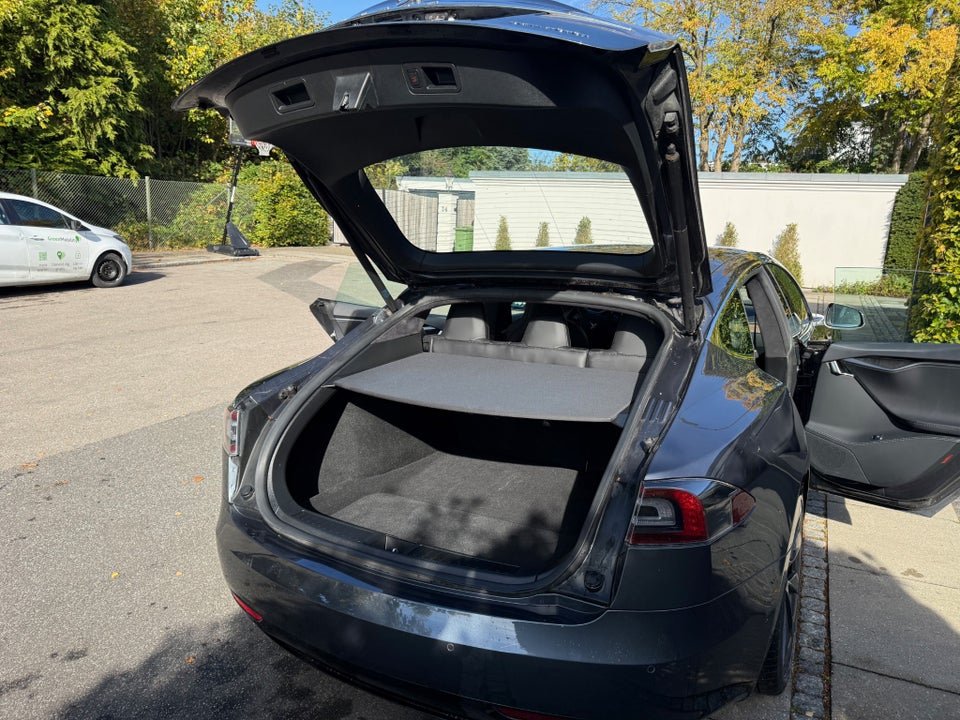 Tesla Model S Standard Range AWD 5d