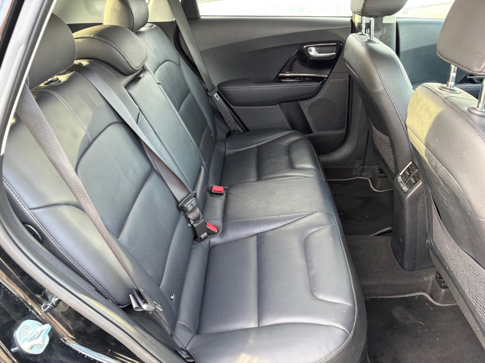 Kia Niro 1,6 HEV Attraction+ DCT 5d