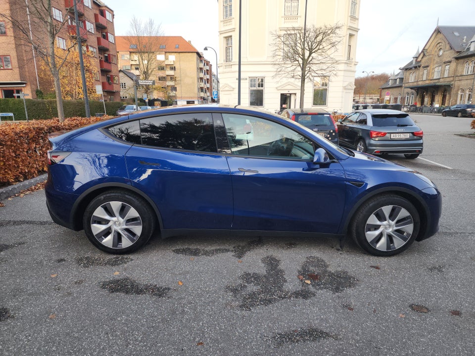 Tesla Model Y RWD 5d