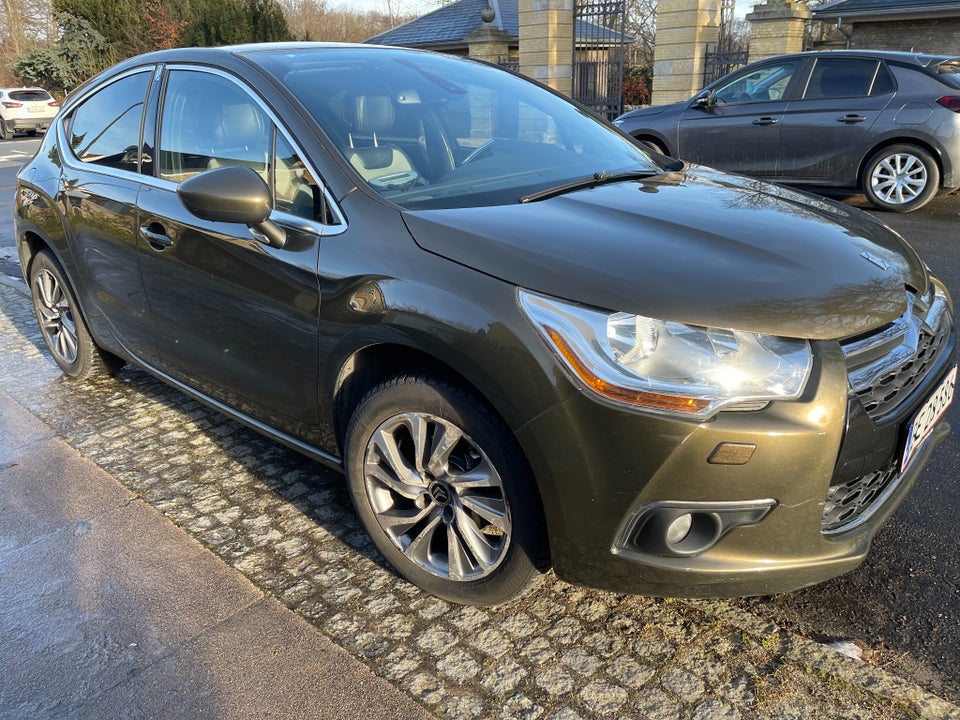 Citroën DS4 1,6 e-HDi 110 E6G 5d