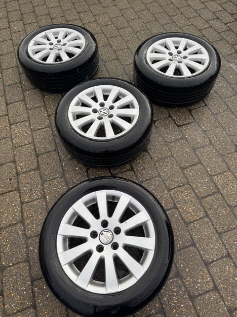 VW Passat 2,0 TDi 140 Trendline DSG 4d