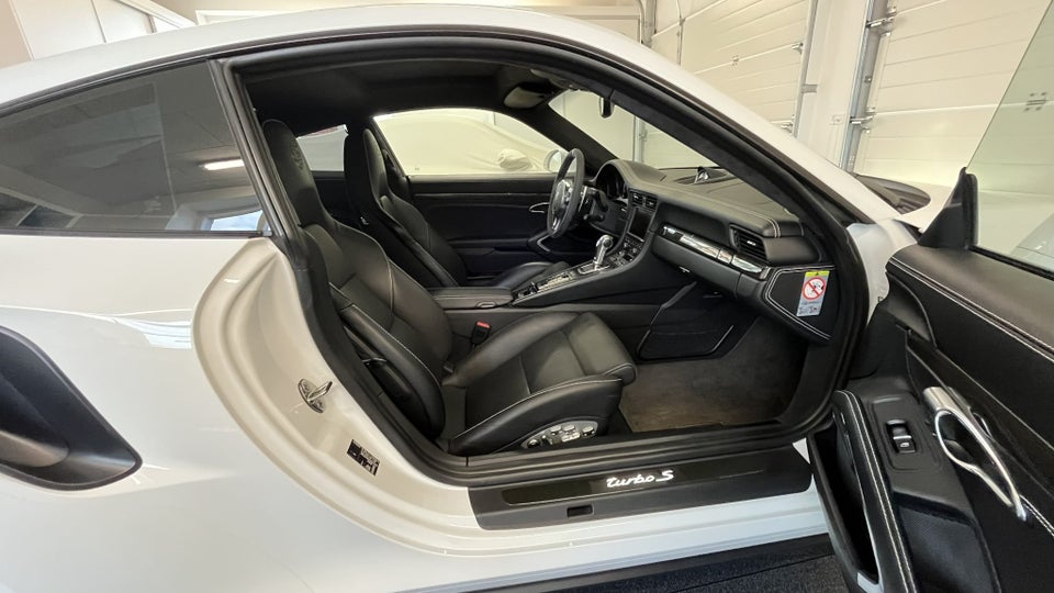 Porsche 911 Turbo S 3,8 Coupé PDK 2d