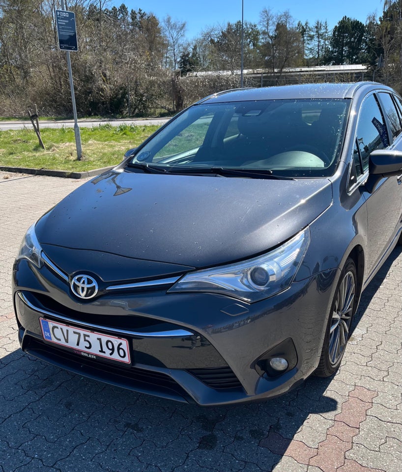 Toyota Avensis 1,8 VVT-i T2 Premium Touring Sports 5d