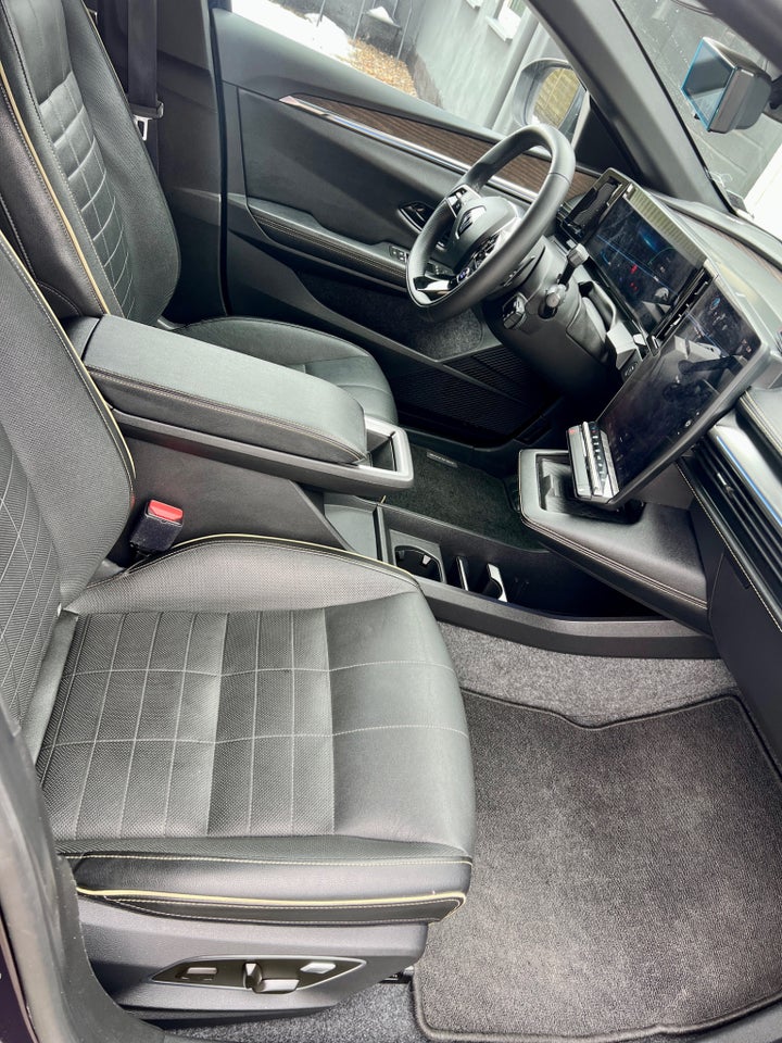 Renault Megane E-Tech 60 Iconic 5d