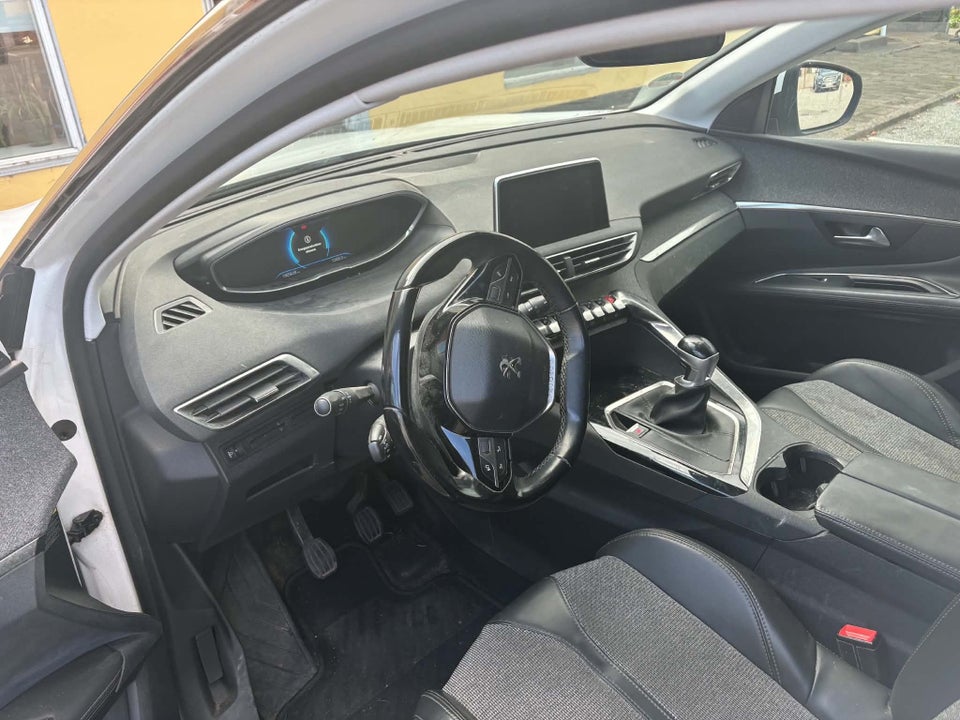 Peugeot 3008 1,6 BlueHDi 120 Allure 5d