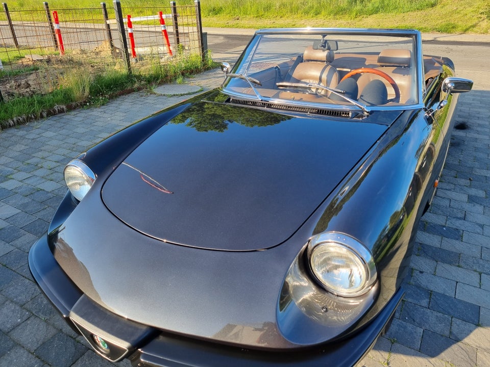 Alfa Romeo Spider 2,0 Cabriolet 2d