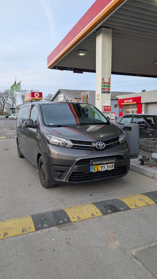 Toyota ProAce 1,6 D 115 Medium Comfort 4d