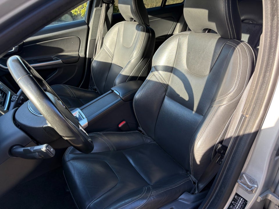 Volvo V60 2,0 D4 190 Momentum aut. 5d