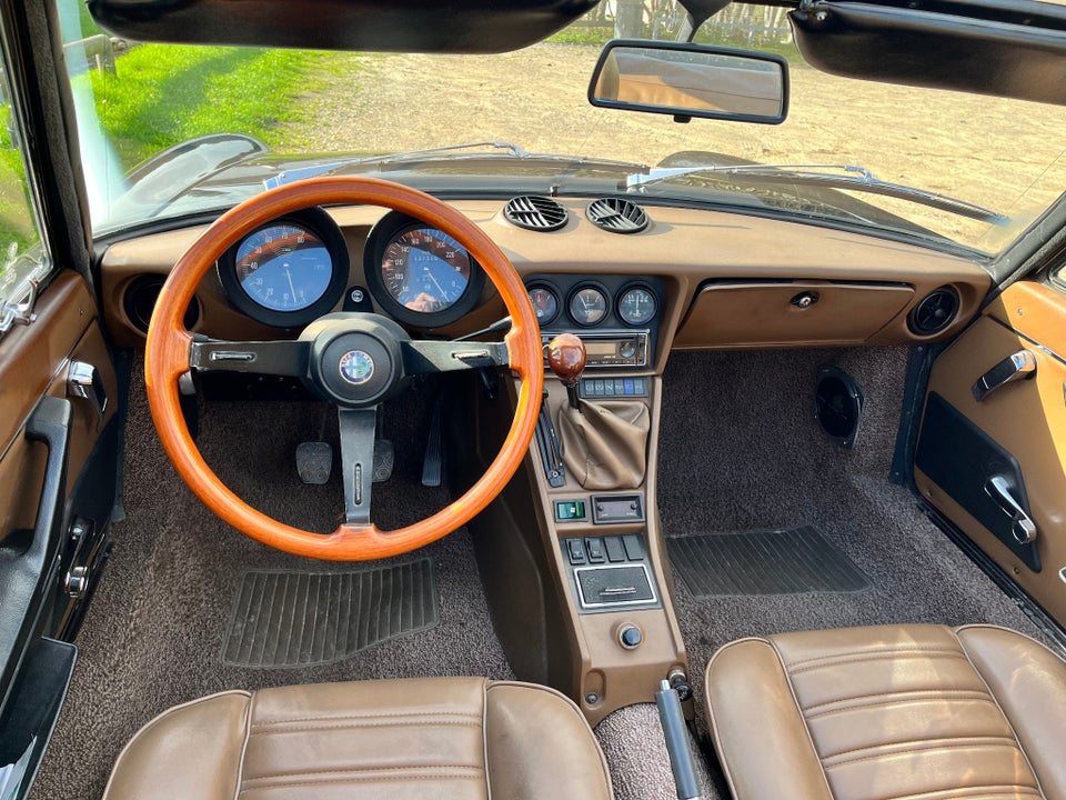 Alfa Romeo Spider 2,0 Cabriolet 2d