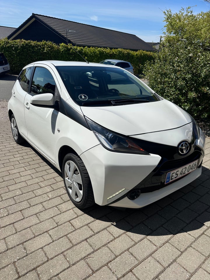 Toyota Aygo 1,0 VVT-i x-press x-shift 5d
