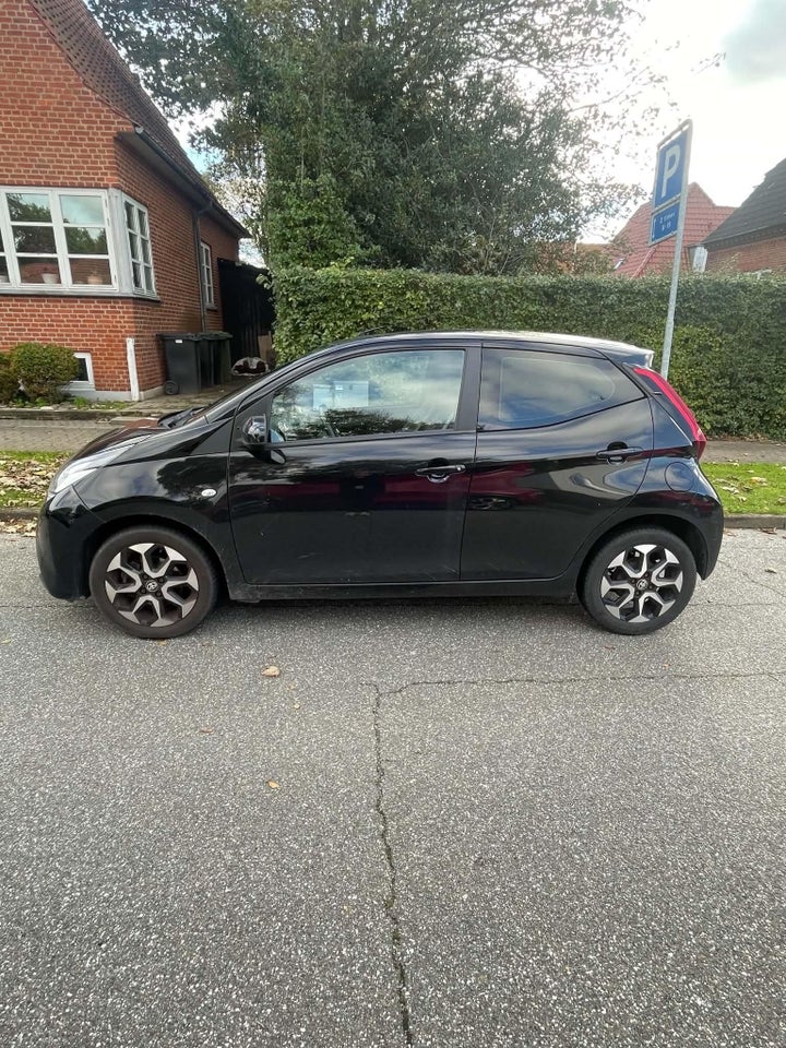 Toyota Aygo 1,0 VVT-i x-plore 5d