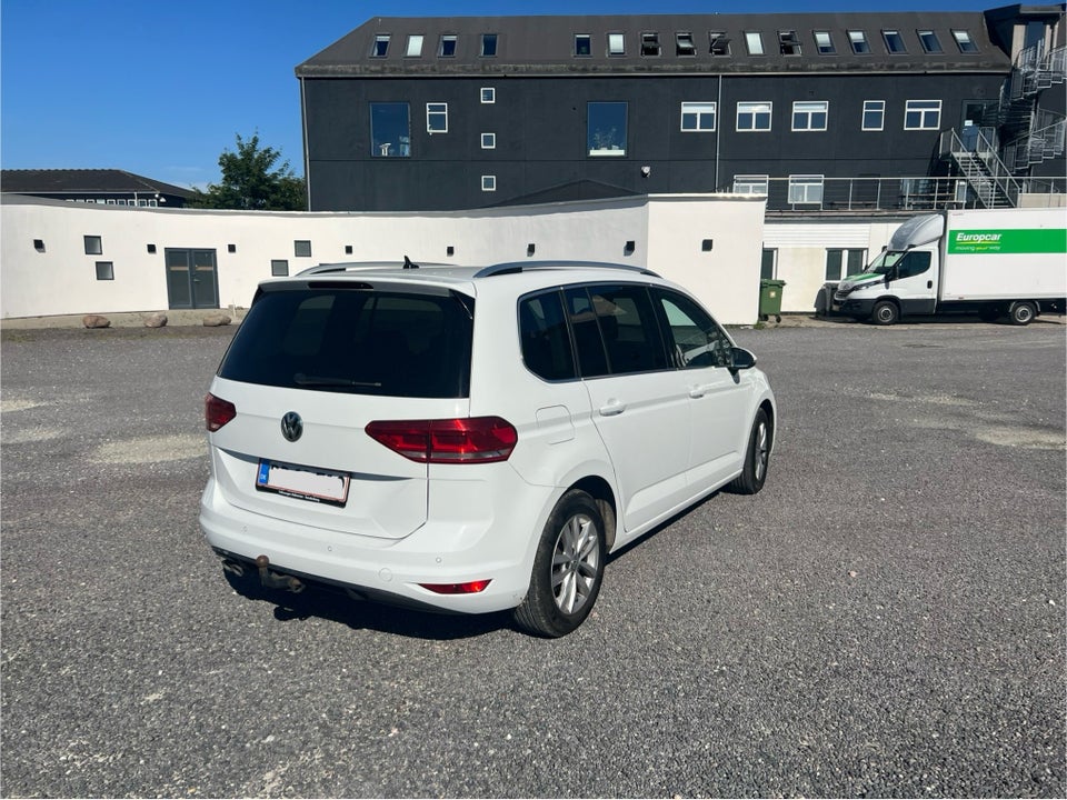 VW Touran 2,0 TDi 150 Highline 7prs 5d