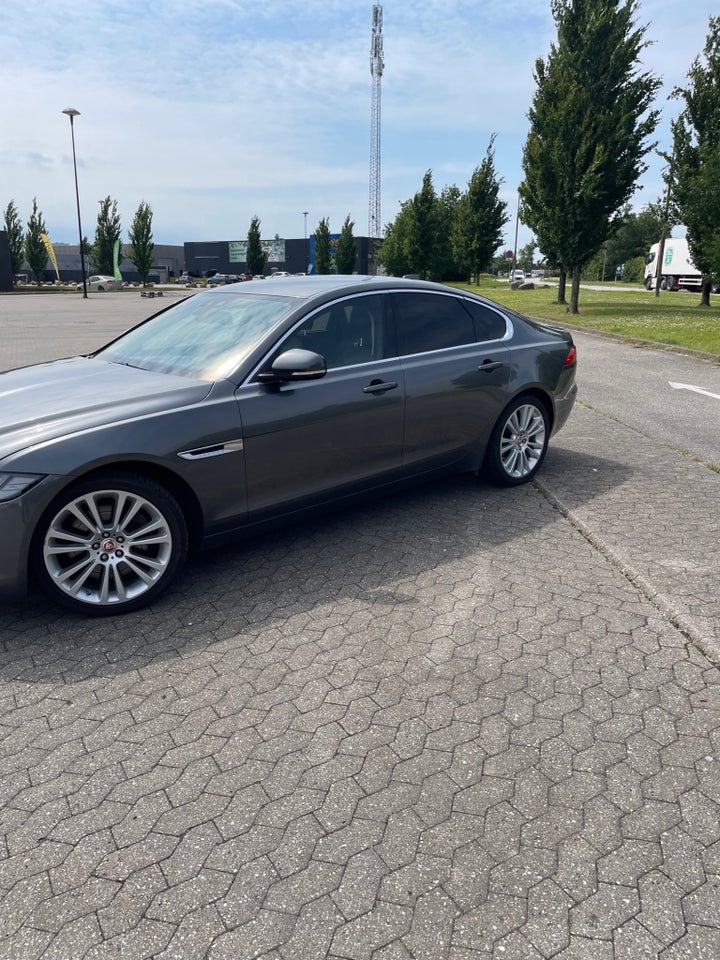 Jaguar XF 3,0 D300 Prestige aut. 4d