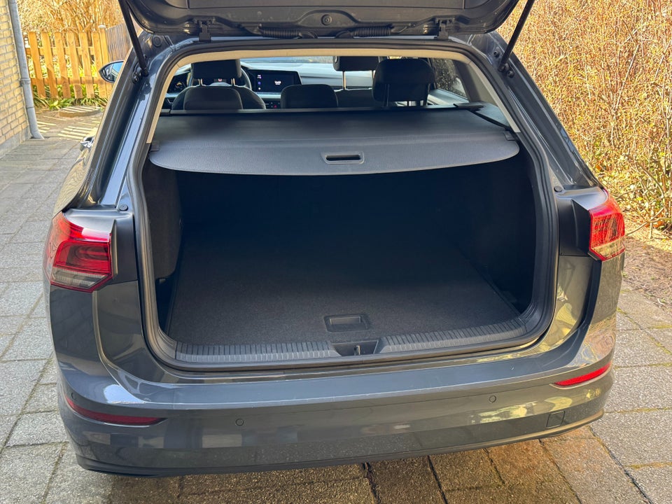 VW Golf VIII 1,5 eTSi 130 Life Variant DSG 5d