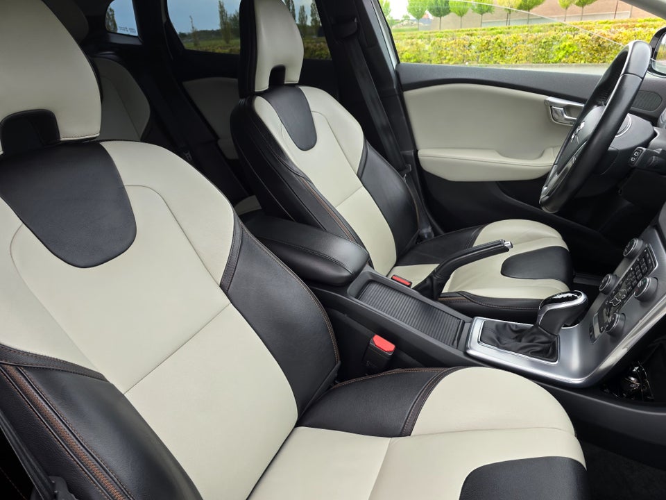 Volvo V40 CC 2,0 D3 150 aut. 5d
