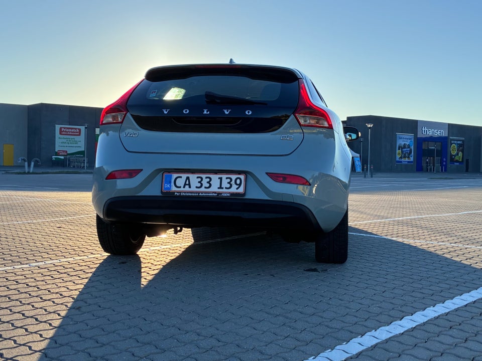 Volvo V40 2,0 D2 120 Business Summum 5d