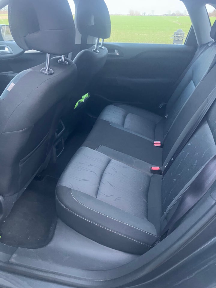 Citroën C4 1,6 HDi 92 Seduction 5d