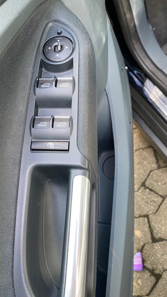 Ford C-MAX 1,0 SCTi 100 Titanium 5d