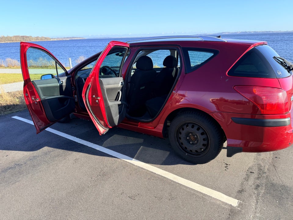 Peugeot 407 1,6 HDi XR SW 5d