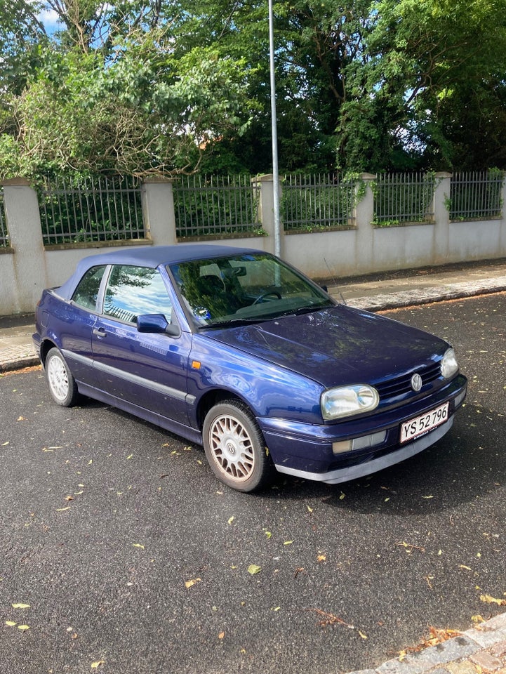 VW Golf III 1,8 Cabriolet 2d