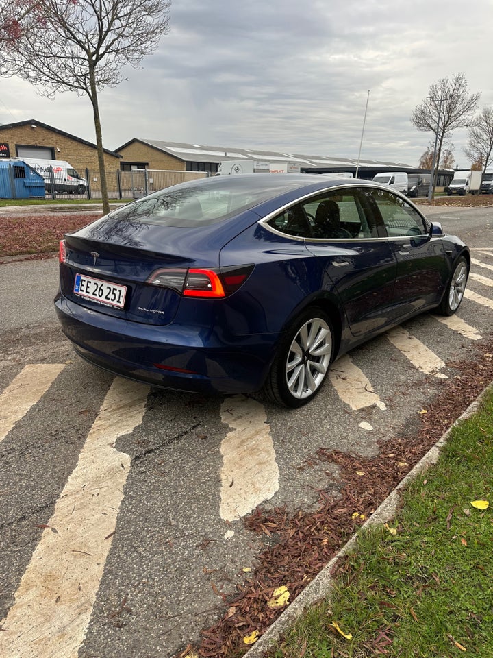Tesla Model 3 Long Range AWD 4d