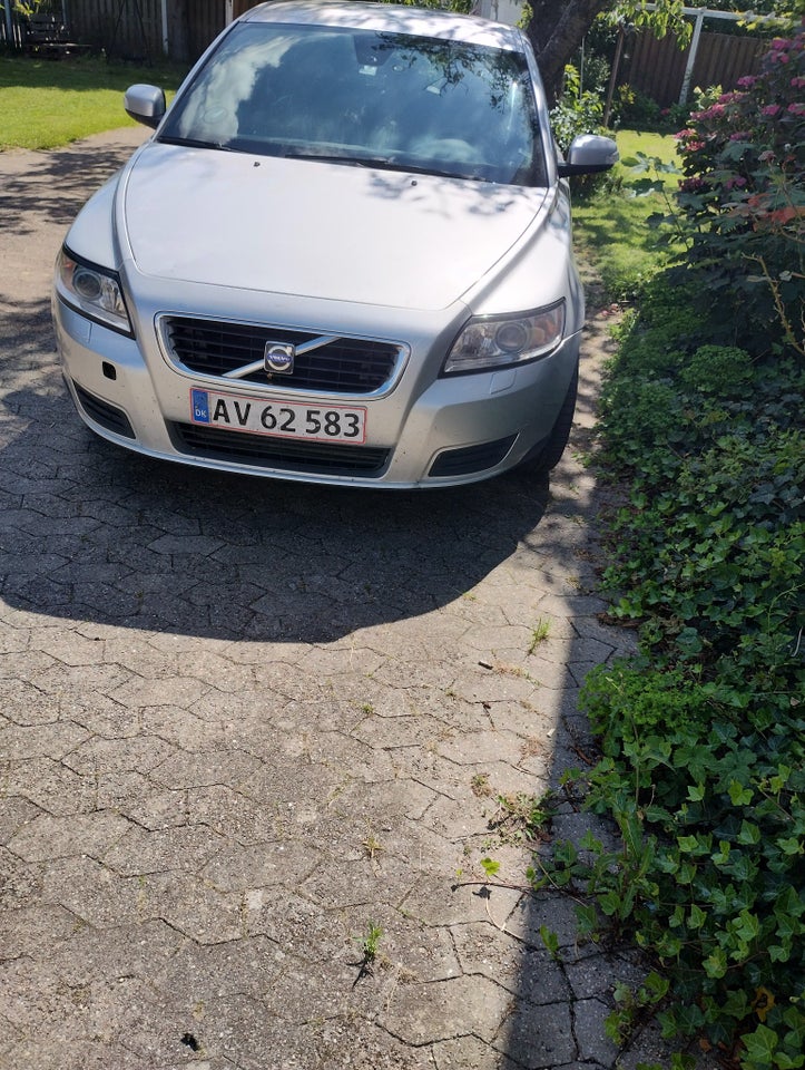 Volvo V50 1,6 D Momentum 5d