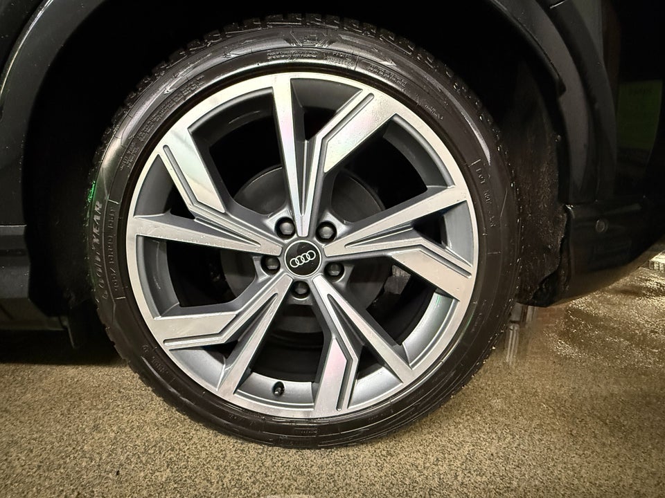 Audi Q4 e-tron 40 S-line Sportback 5d