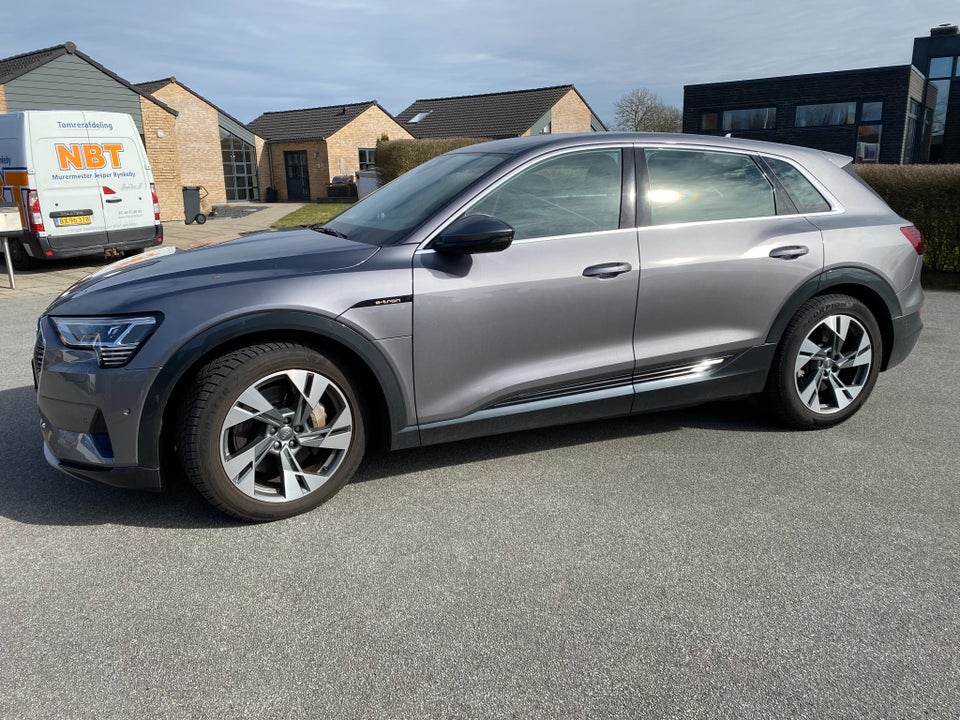 Audi e-tron 55 quattro 5d