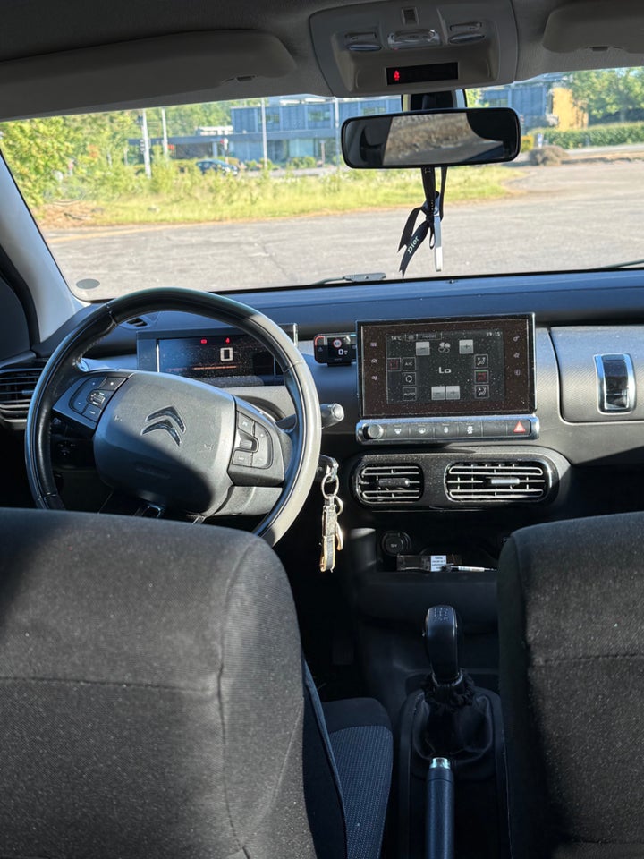 Citroën C4 Cactus 1,6 BlueHDi 100 Feel Complet 5d