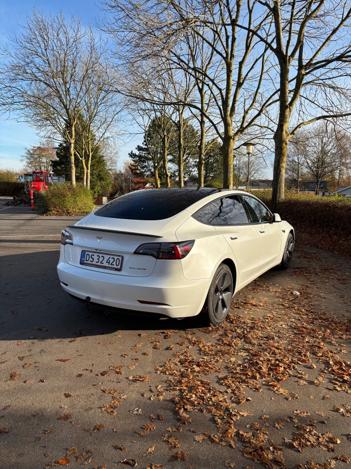 Tesla Model 3 Long Range AWD 4d