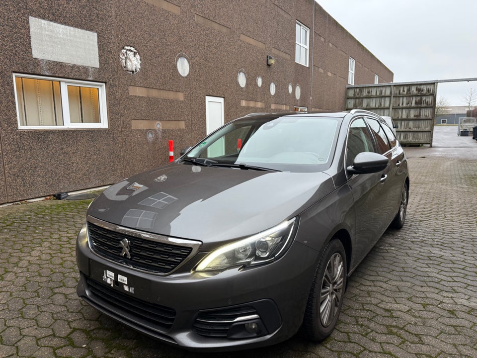 Peugeot 308 1,6 BlueHDi 120 Allure Sky SW 5d