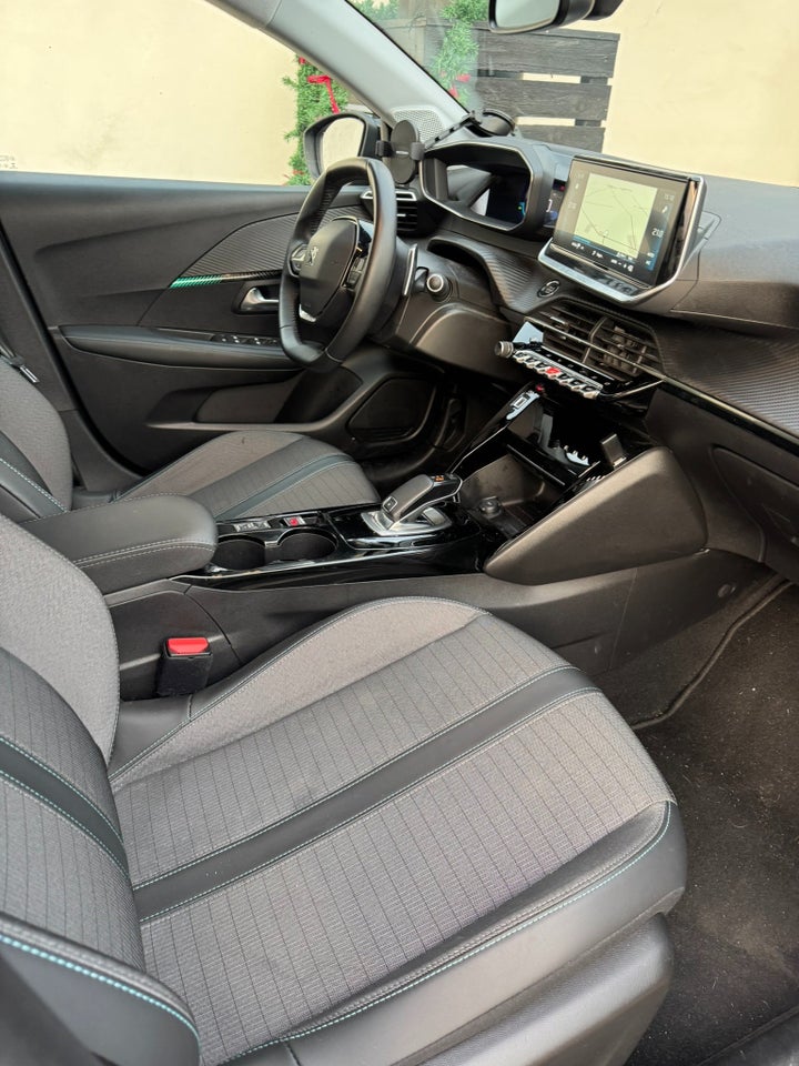 Peugeot 208 1,2 PureTech 100 Platin Sport EAT8 Van 5d