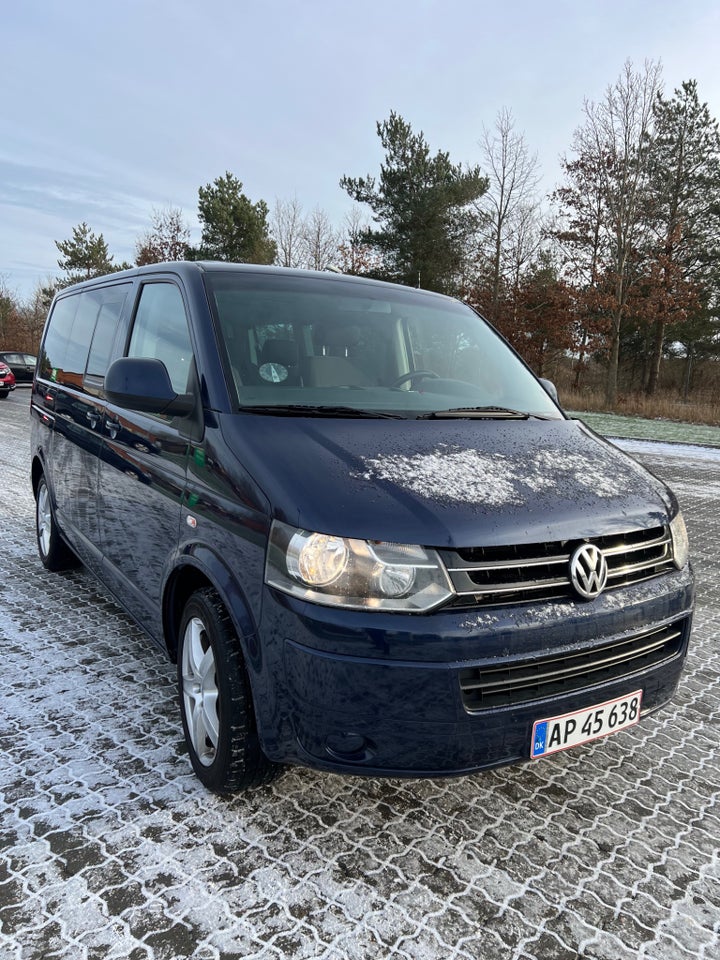 VW Caravelle 2,0 TDi 140 Comfortline DSG kort 4d