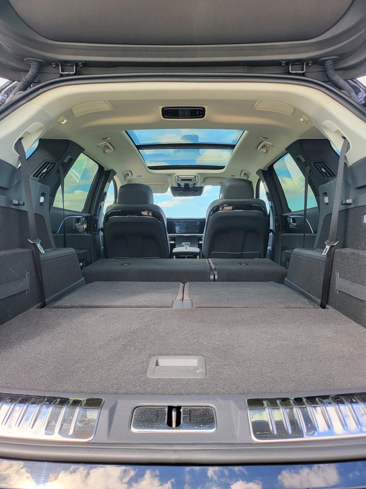 Hongqi E-HS9 99 Premium 5d