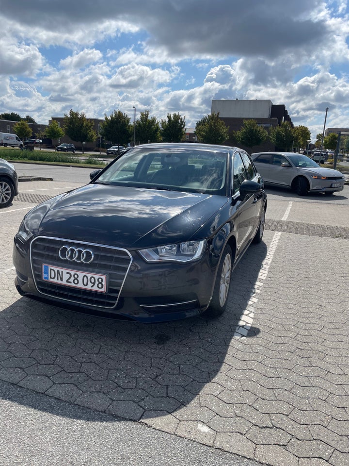 Audi A3 1,4 TFSi 140 Attraction Sportback 5d