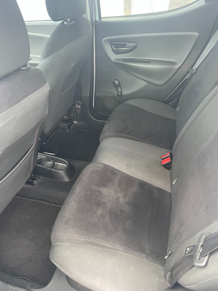 Lancia Ypsilon 1,2 8V 3d