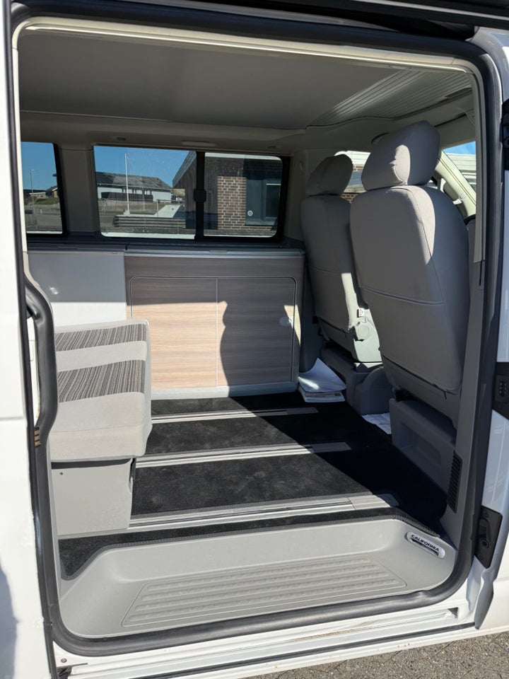 VW California 2,0 TDi 102 Comfortline 4d