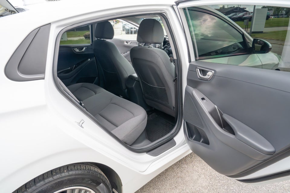 Hyundai Ioniq 1,6 PHEV Trend DCT 5d