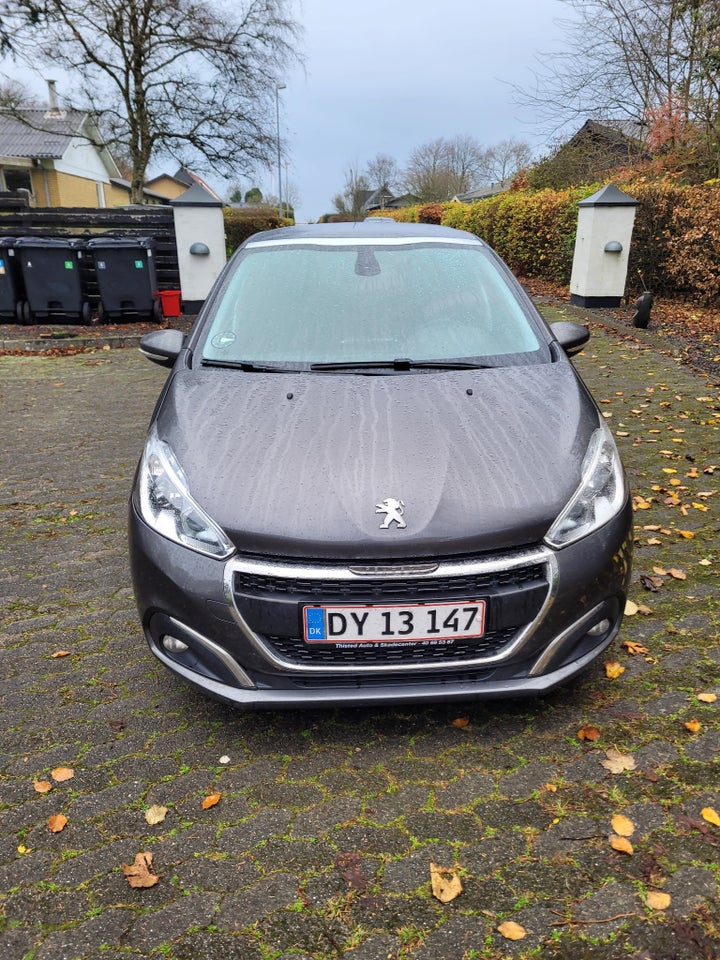 Peugeot 208 1,5 BlueHDi 100 Signature Sky 5d