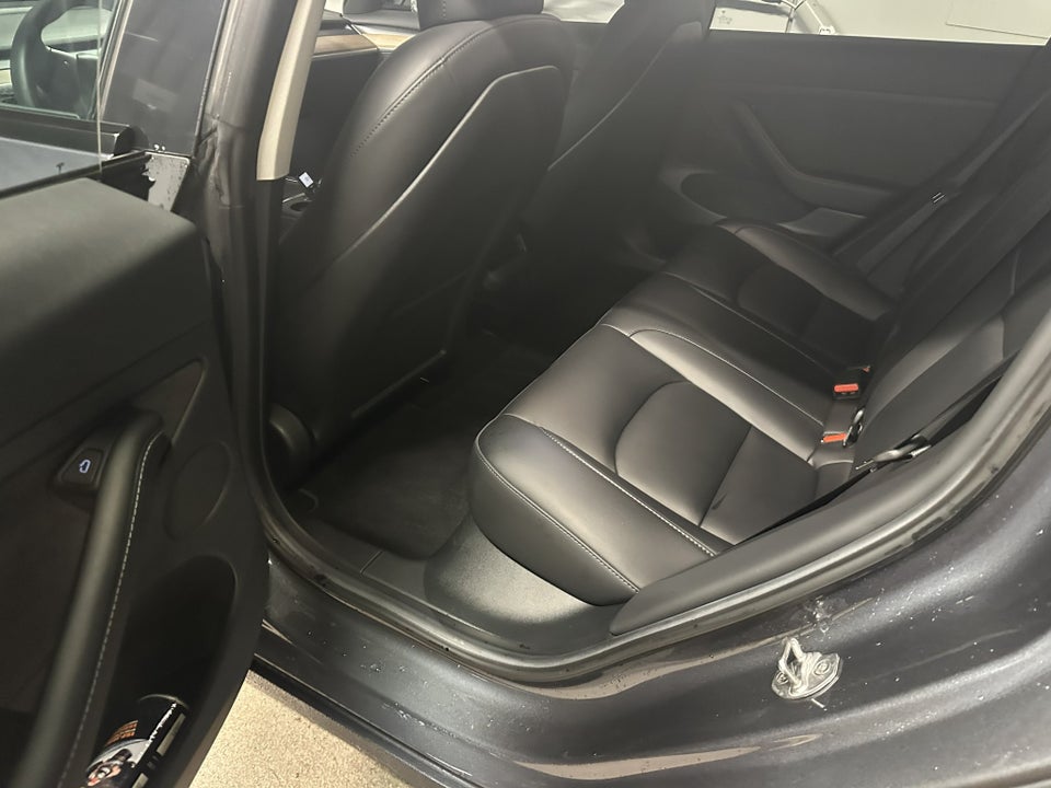 Tesla Model 3 Long Range AWD 4d