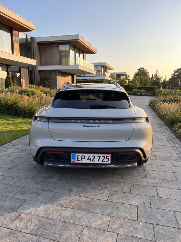 Porsche Taycan 4 Performance+ Cross Turismo 5d
