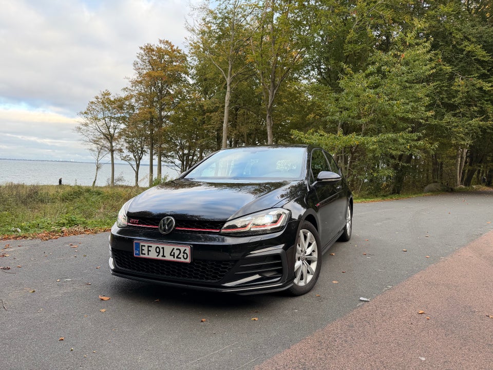 VW Golf VII 2,0 GTi Performance DSG 5d