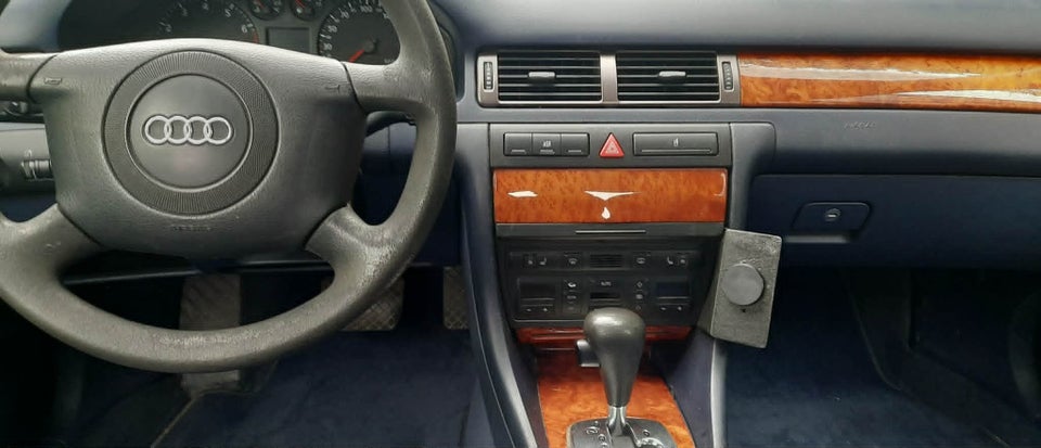 Audi A6 2,4 V6 Tiptr. 4d