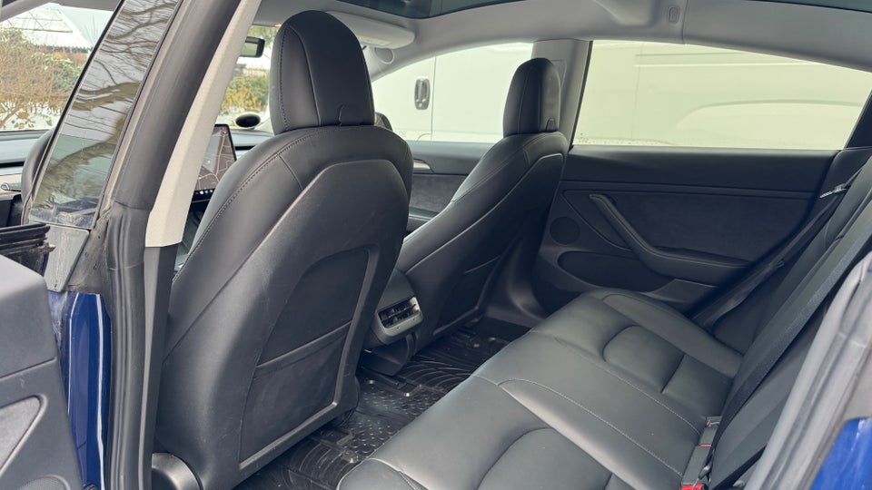 Tesla Model 3 Standard Range+ RWD 4d