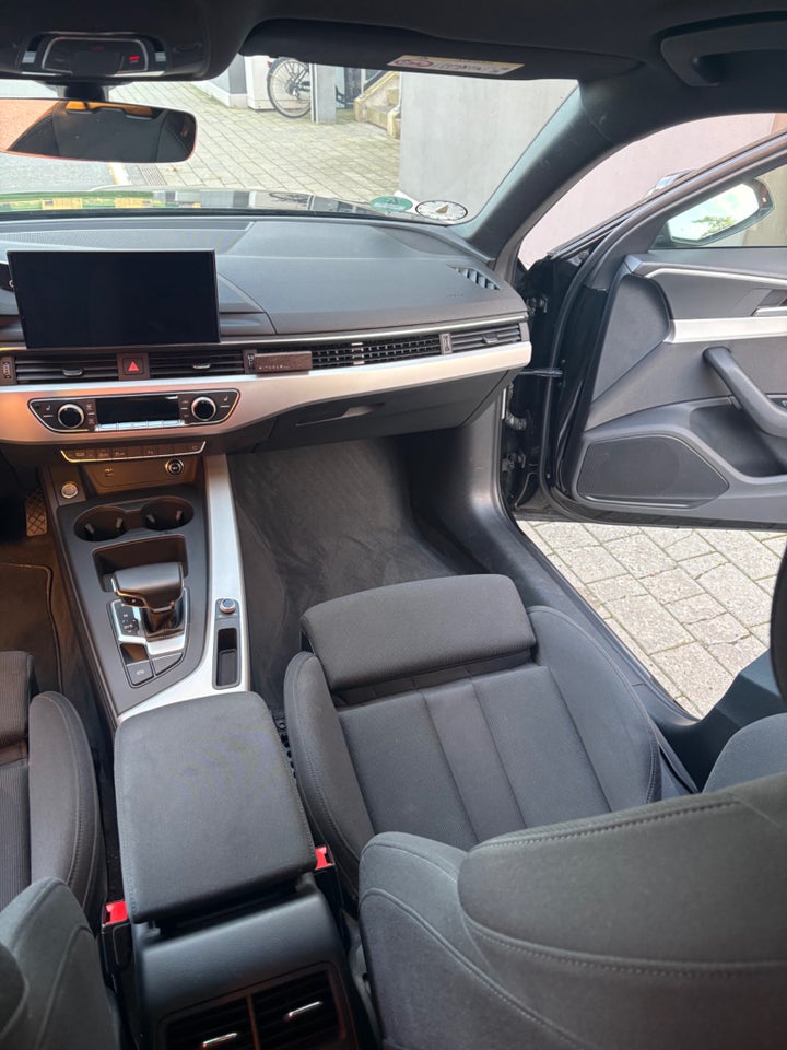 Audi A4 40 TFSi Advanced Avant S-tr. 5d