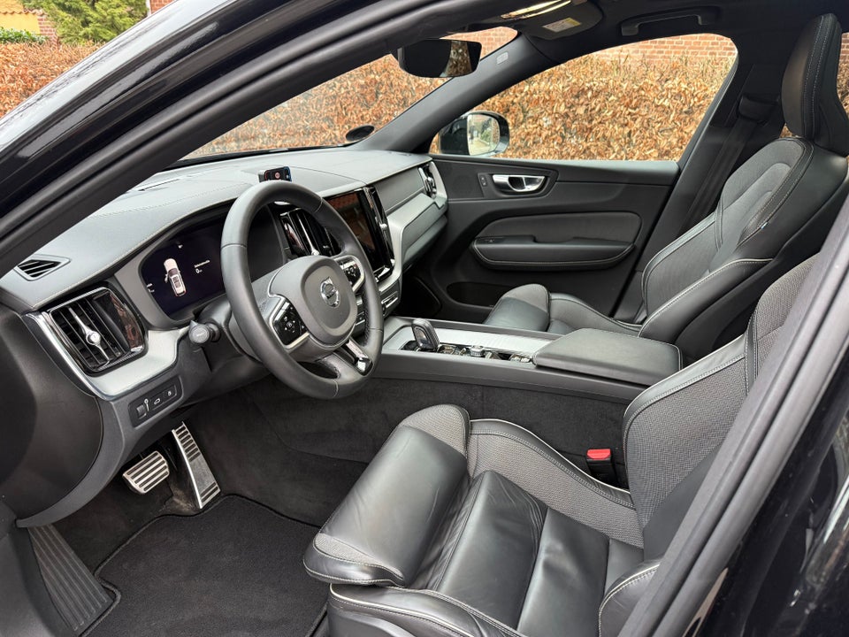Volvo XC60 2,0 T6 ReCharge R-Design aut. AWD 5d