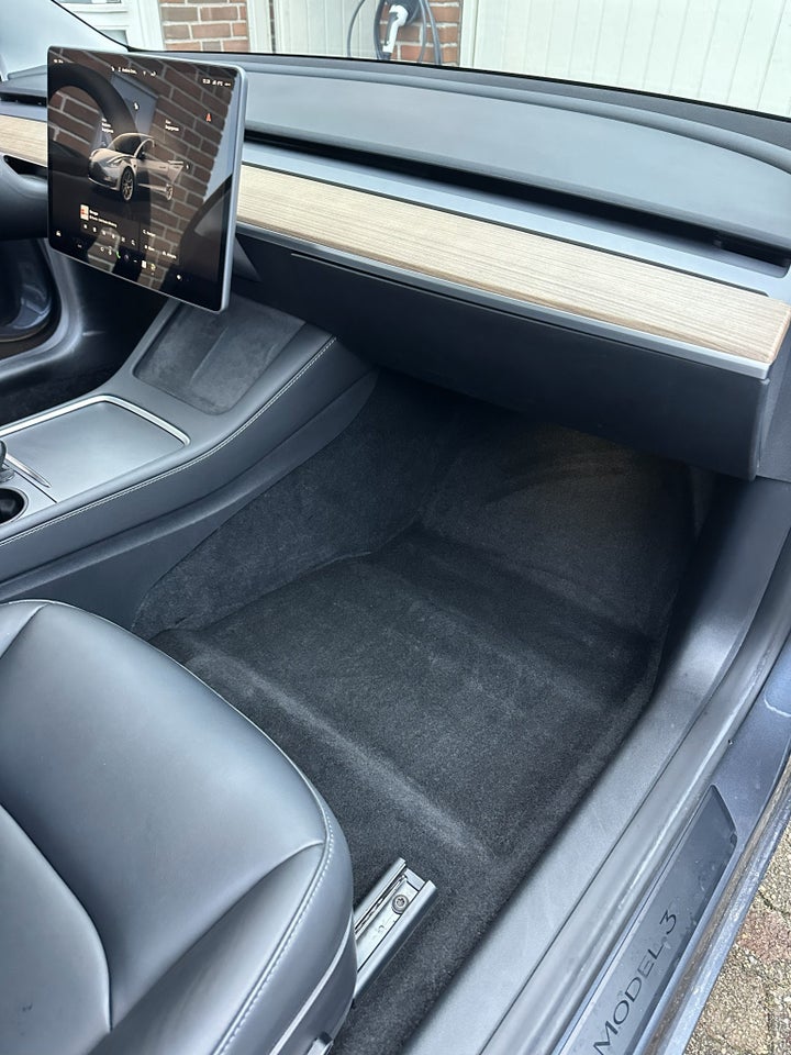 Tesla Model 3 Long Range AWD 4d